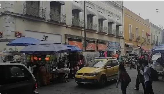 Con mayor orden, regresan vendedores semifijos a Centro Histórico poblano