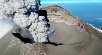 VIDEO: Capta dron de la Marina el corazón del volcán Popocatépetl
