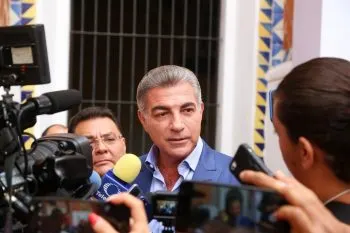 Segunda Parte de El Hijo del Papá que Aprieta Botones