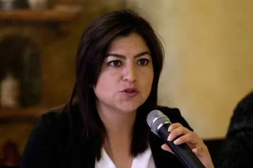 Claudia Rivera evalúa viaje a China