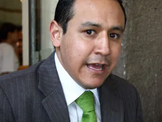 PRI lamenta salida de Alejandro Oaxaca