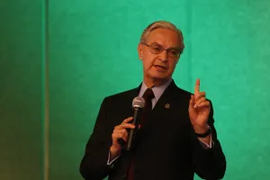 RMV, a la delantera panista en carrera presidencial: Derbez