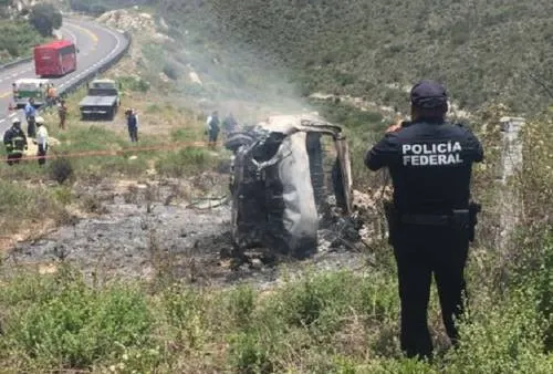 Conductor muere calcinado en su vehículo, en Cuacnopalan
