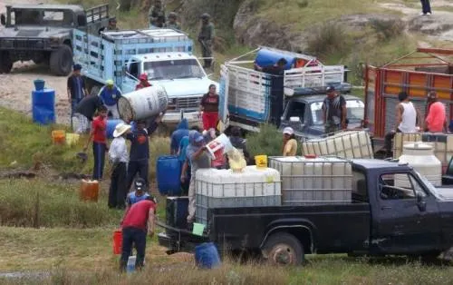 AMLO en su gira de trabajo solicita a los poblanos no dedicarse a prácticas del huachicol