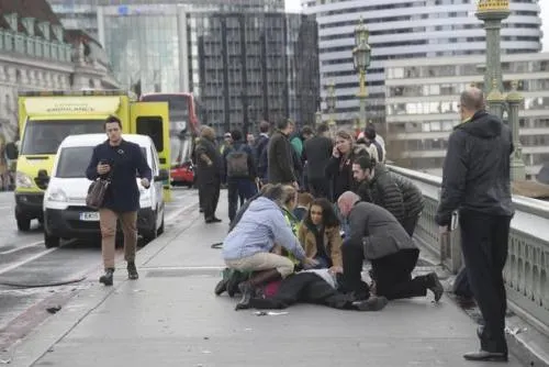 VIDEO: Ataque terrorista afuera del Big Ben deja varios heridos