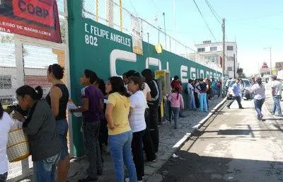 Padre vengó a su hijo victima de Bullying y golpeó al agresor