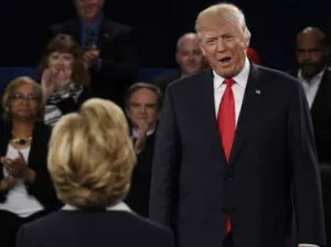 Clinton desaprovecha noquear a Trump