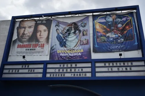Cadenas de Cine aún no cuentan con carteleras para Puebla