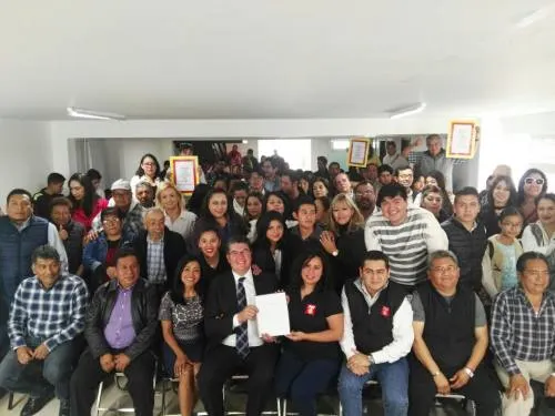Salvador Castañeda  presenta proyecto ciudadano ante PSI