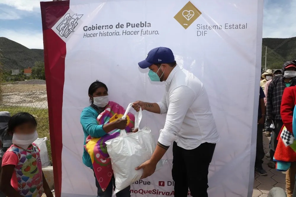 Con suma de esfuerzos, SEDIF beneficia a pobladores de Tlacotepec de  Benito Juárez