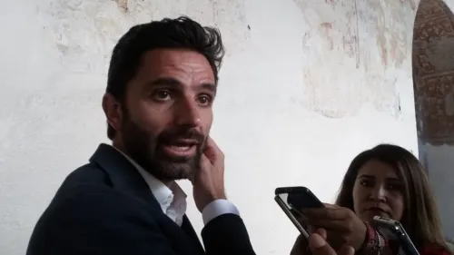 Bienestar pide a Telecom mayor personal tras largas filas para cobrar apoyo federal