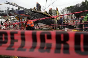 Caída de torre en Valsequillo retrasará una semana obras del puente vehicular