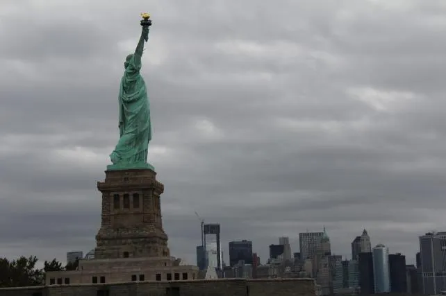 Se paraliza Nueva York por la llegada del huracán Sandy