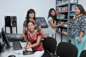 Alumnas de Comunicación ganan tercer lugar en Concurso Nacional de Spots de Radio