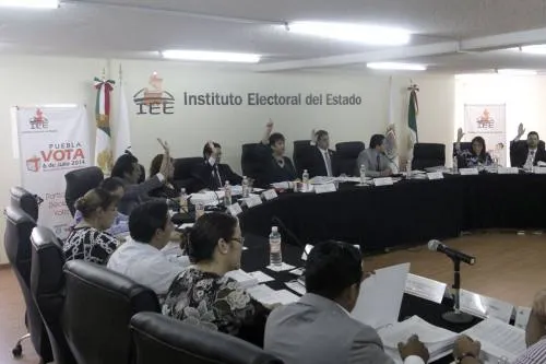 Galindo lamenta que IEE y consejeros estén de vacaciones