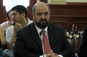 Clausuran bares de Huexotitla y Zavaleta por exceder horarios de servicio