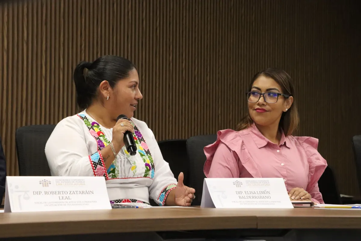 Elisa Limón Balderrábano y Leonela Jazmín Martínez Ayala, diputadas integrantes de la Comisión de Pueblos, Comunidades Indígenas y Afromexicanas del Congreso del estado de Puebla. Foto: Especial