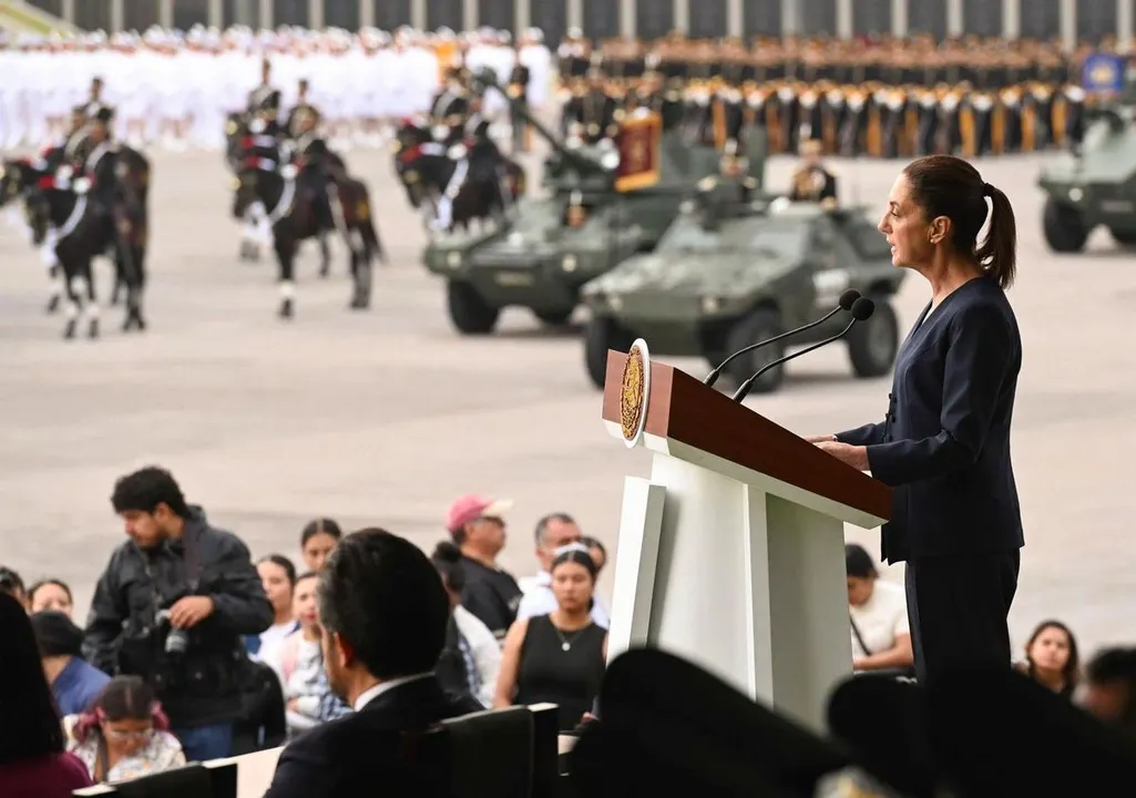 Sheinbaum Columna Legalidad
