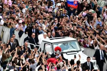 Se alargará el arzobispado de Víctor Sánchez por la muerte del papa Francisco