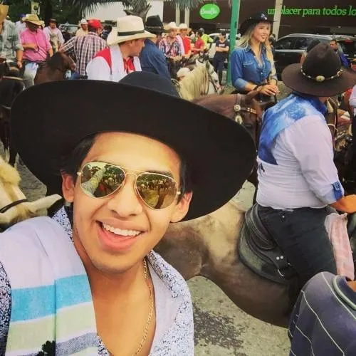 Joven asesinado cerca de la Ibero es colombiano y dueño del food truck Chicken Waffles
