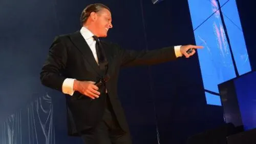 Luis Miguel tiene romance con joven de 19 años: Martha Figueroa