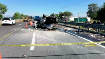 Volcadura e incendio de camioneta en la México-Puebla deja saldo de dos muertos