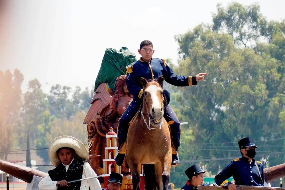Desfile 5 De Mayo Carros Alegoricos