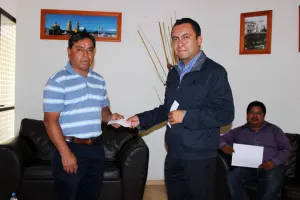Entregan participaciones a presidentes auxiliares de Cuautlancingo