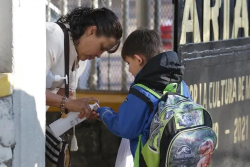 Inician estudiantes vacaciones de Semana Santa… en casa