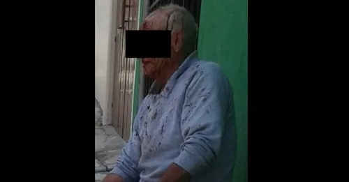 Hombre golpea a una persona de la tercera edad en La María