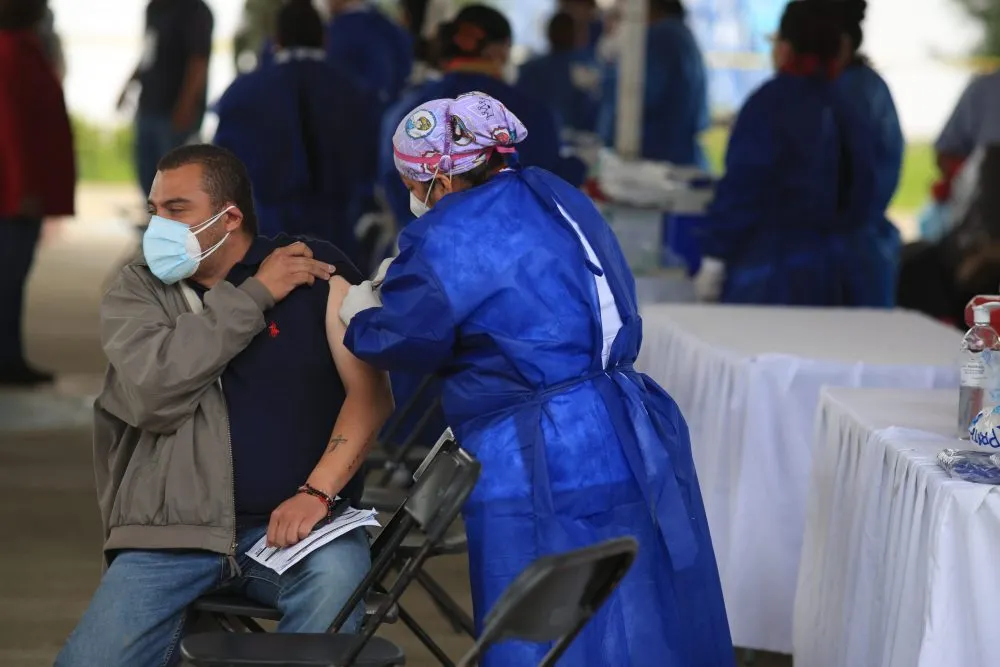 Registra México 2 mil 284 nuevos casos de covid-19; muertes llegan a 232 mil 564