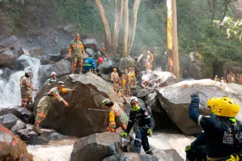 Suman 18 muertos por lluvias en la Sierra Norte de Puebla; aún buscan a cinco desaparecidos