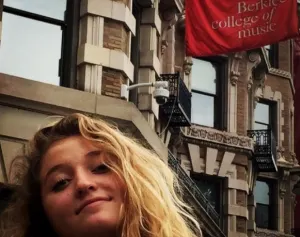 Hija de Rivera entra a escuela de música por 300 mp al semestre