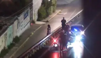 Policías evitaron que mujer se tirara de un puente del Periférico Ecológico