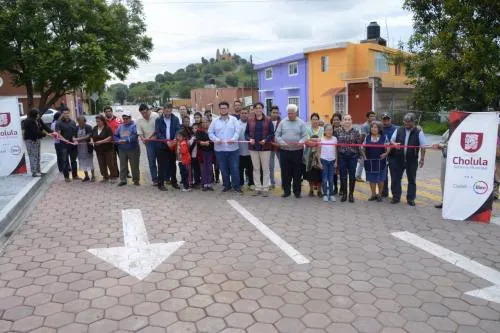 Entrega Gobierno de Cholula nuevas calles pavimentadas