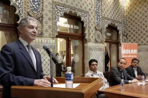Reforma educativa es necesaria, pero también generosa: Derbez