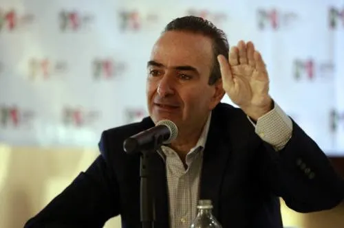 Nombramientos de Jorge Estefan agravian a diputados y dentro del gobierno