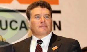 Juan Díaz asume el control del SNTE