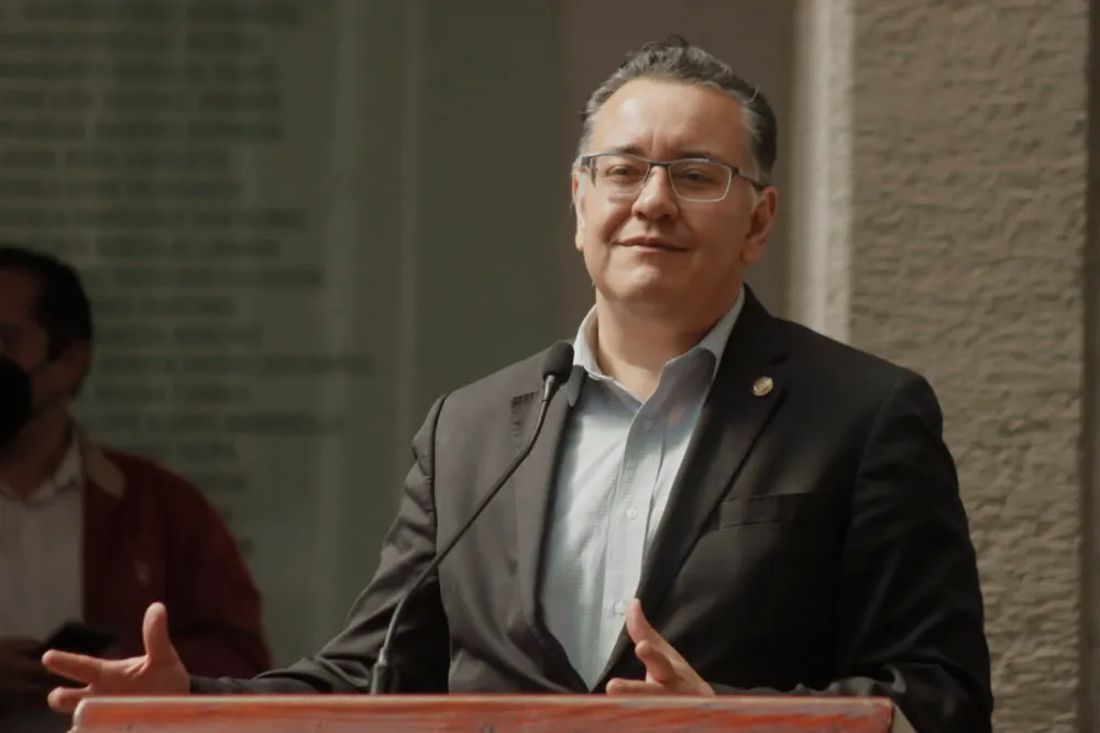 El rey del cash y su operador poblano