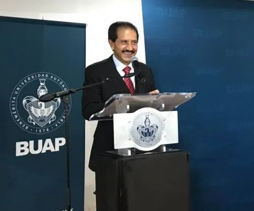 Satisfecho Esparza Ortiz con aumento en el presupuesto de la BUAP