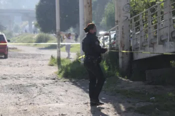 Hombre muere tras caer desde un puente peatonal en Rivera Anaya
