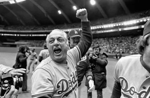 Muere legendario mánager de los Dodgers, Tommy Lasorda
