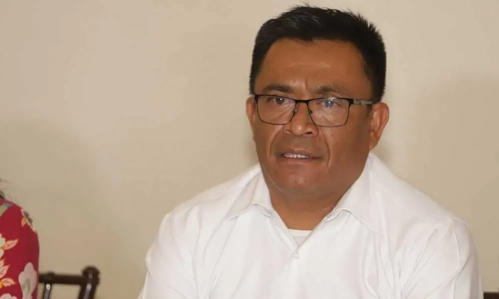 Reforzar medidas sanitarias contra Covid-19 en escuelas : Edgar Garmendia