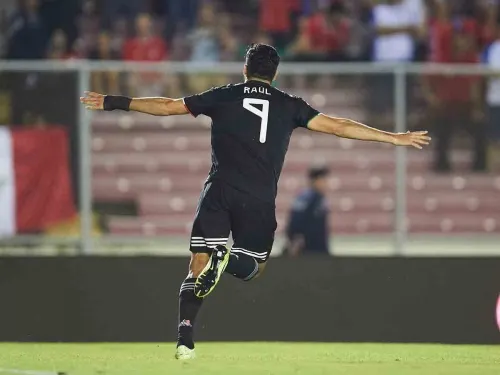Jiménez rompe récord de ‘Chicharito’ y México golea a Panamá