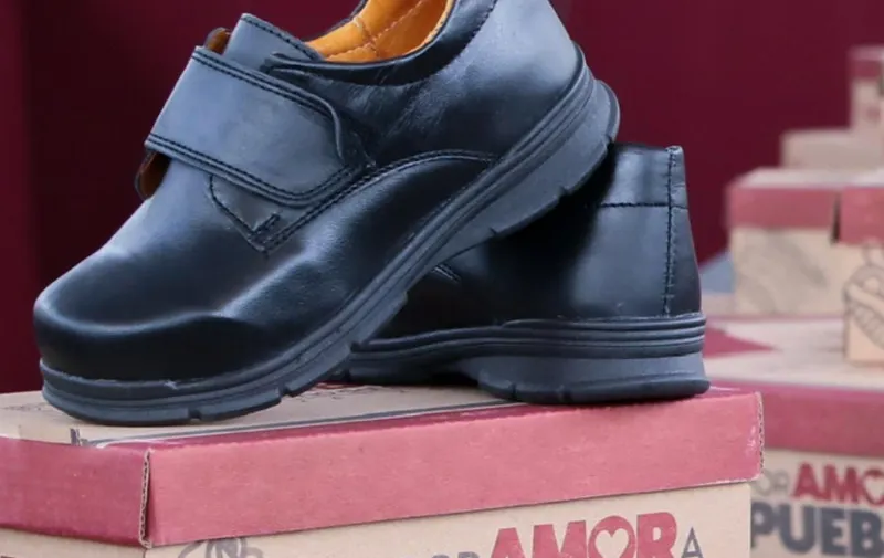 A favor de la economía familiar, Gobierno de Puebla concluye entrega de uniformes y zapatos