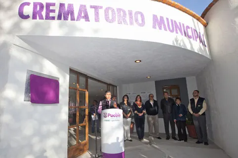 Eduardo Rivera inaugura Horno Crematorio en el Panteón Municipal