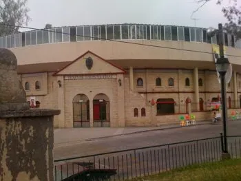 Taurinos protestan a favor de la fiesta brava en la plaza ‘El Pinal’ en Teziutlán