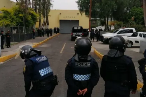 Riña en Reclusorio Oriente deja al menos ocho heridos