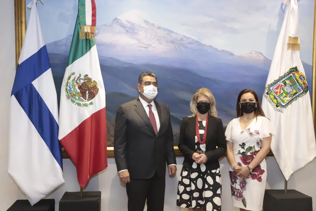 Sostiene Céspedes Peregrina reunión de trabajo con embajadora de Finlandia