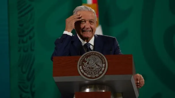 AMLO dice que facultades de la UNAM se llenaron de conservadores